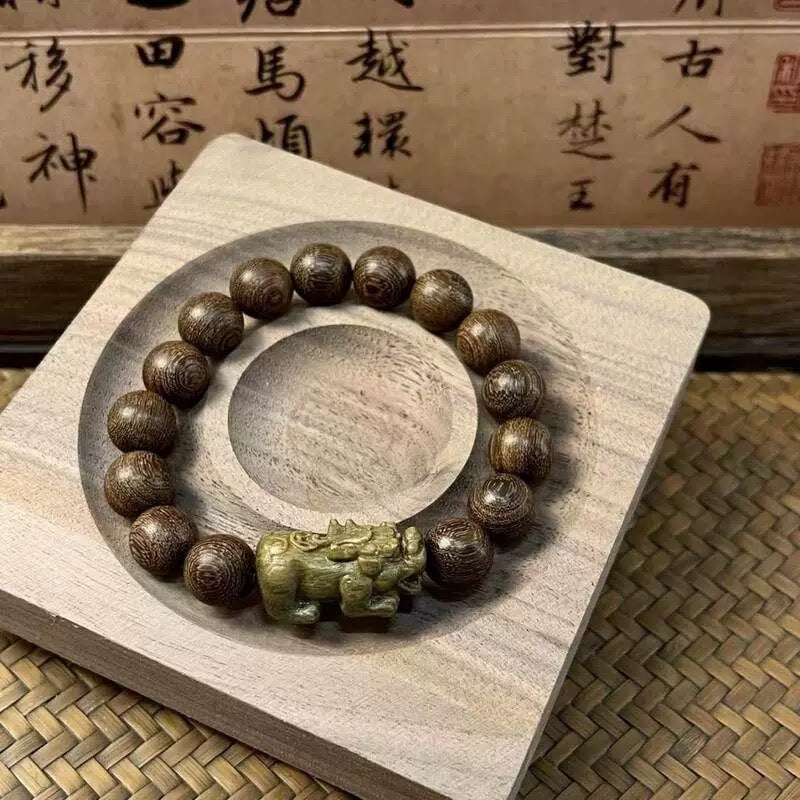 【Faith in Abundance】Green Sandalwood Pixiu God of Wealth Bracelet Wooden Carving Bracelet