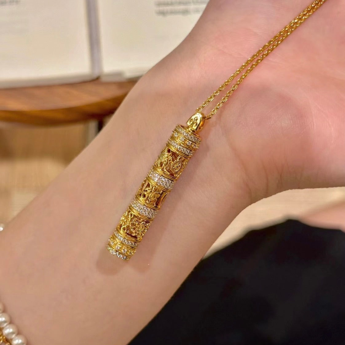 【Free Shipping for Limited Time】-- Gold-plated Diamond-studded Eight-treasure Portable Buddha Pendant - Peace Health and Protection (Removable) Rerhy