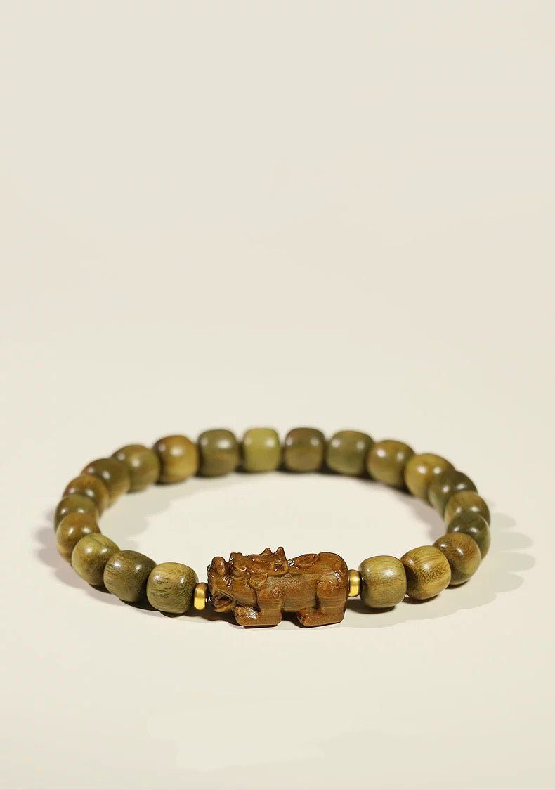 【Faith in Abundance】Green Sandalwood Pixiu God of Wealth Bracelet Wooden Carving Bracelet