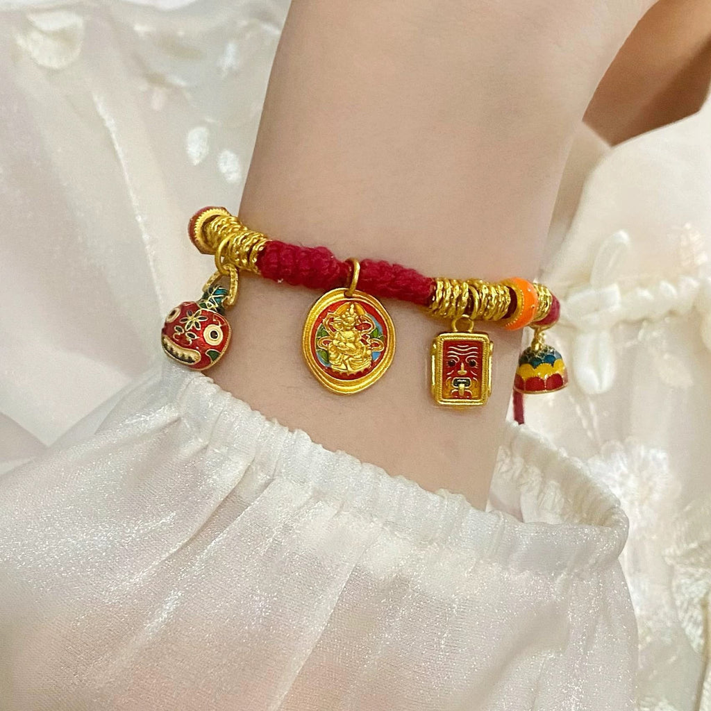 【Your Experience with Abundance Starts Now】 Gold God of Wealth Bracelet for Women New Retro High-end Red Rope Bracelet