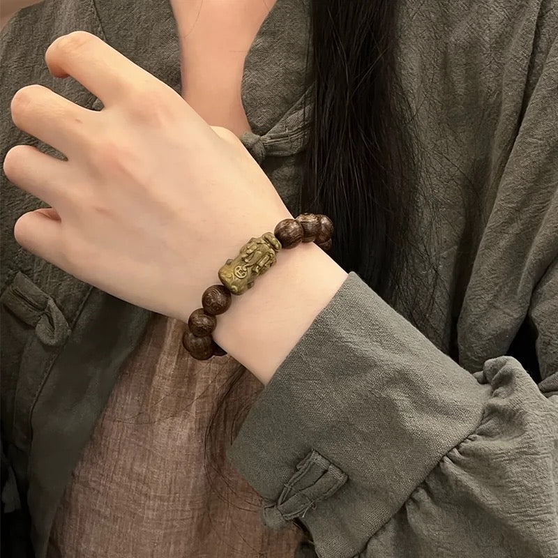 【Faith in Abundance】Green Sandalwood Pixiu God of Wealth Bracelet Wooden Carving Bracelet