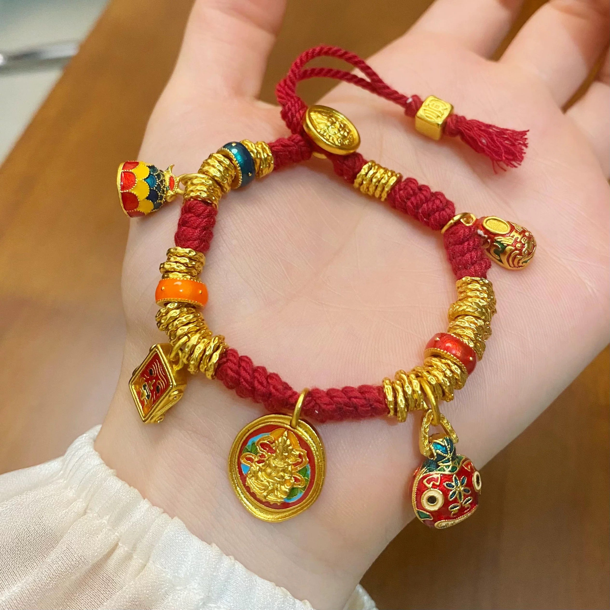 【Your Experience with Abundance Starts Now】 Gold God of Wealth Bracelet for Women New Retro High-end Red Rope Bracelet