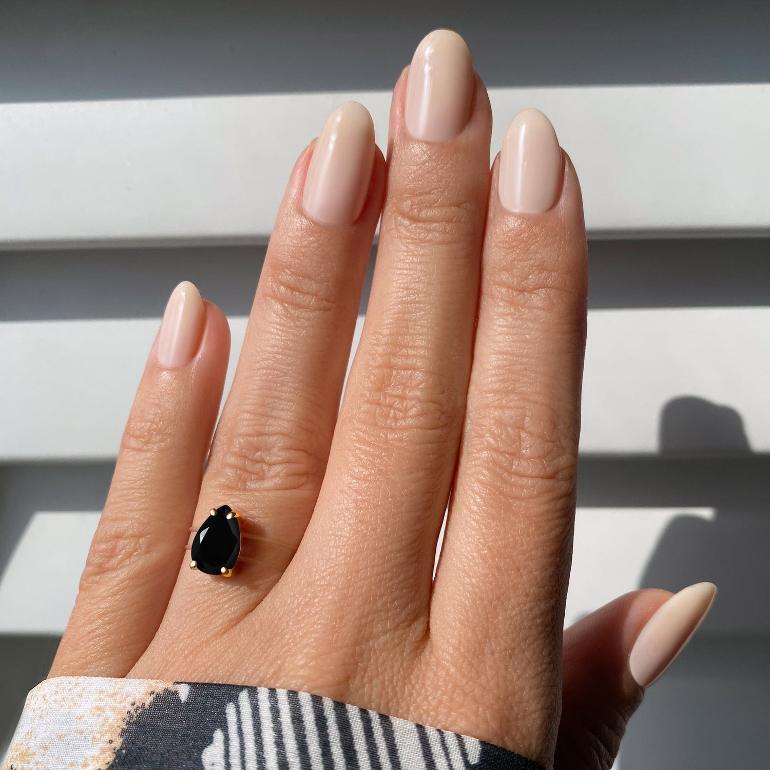 Black Onyx Ring Floating Sway Invisible Ring - STONE OF WILLPOWER Rerhy